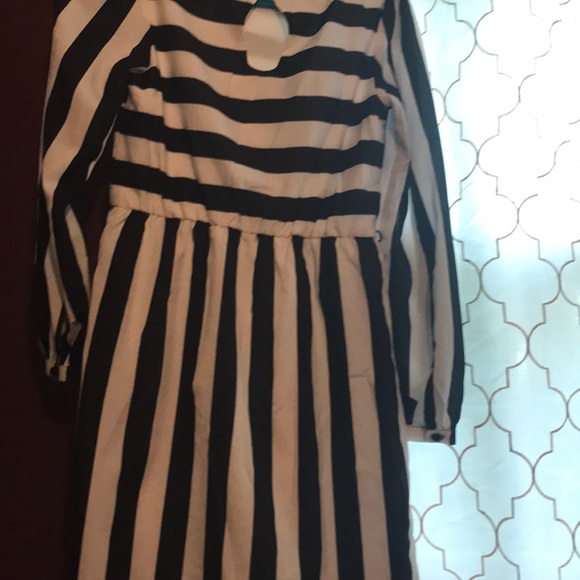 Striped dress - Picture 6 of 6